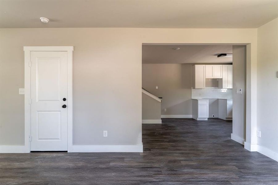 Spacious, unfurnished interior of a new home in , Fort Worth (Image 9).