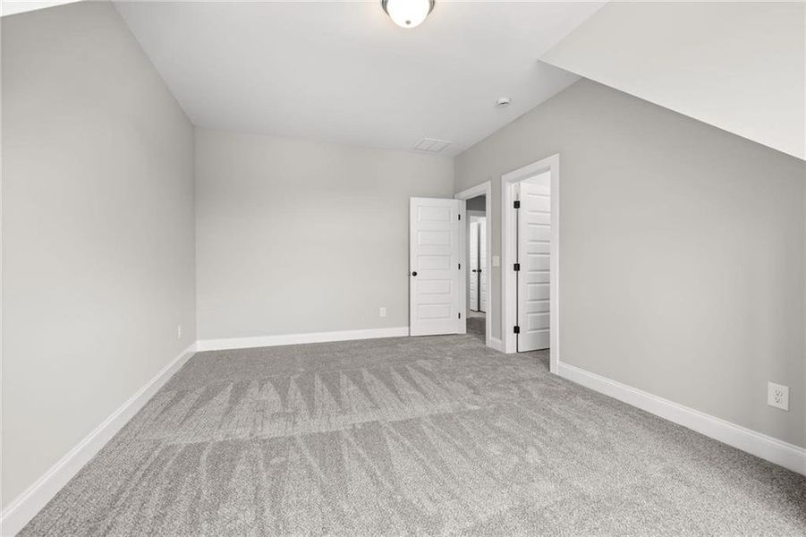 Spacious, unfurnished interior of a new home in , Jefferson (Image 21).
