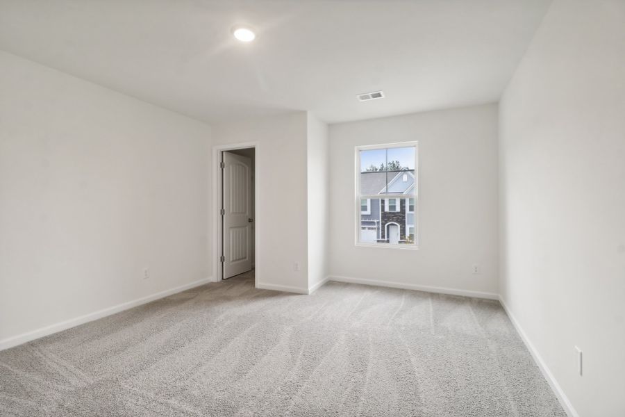 Spacious, unfurnished interior of a new home in Portrait Hills, Aiken (Image 12).