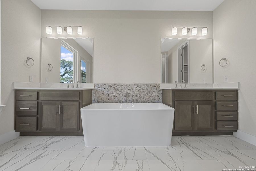 Furnished interior view inside a new home in Arbors at Fair Oaks, Fair Oaks Ranch (Image 14).