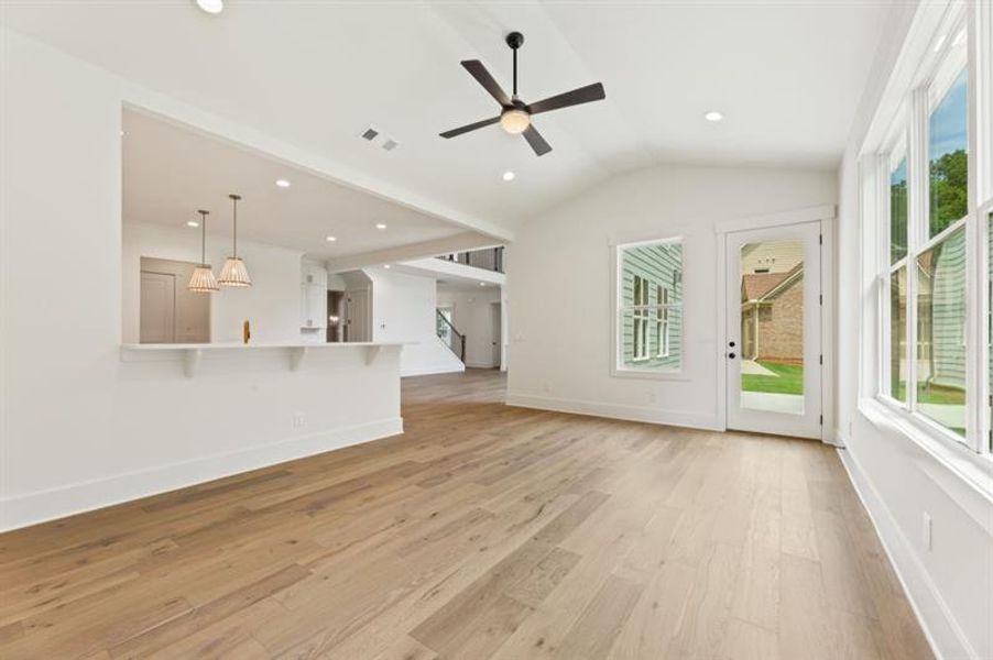 Spacious, unfurnished interior of a new home in White Post on Lake Lanier, Gainesville (Image 12).