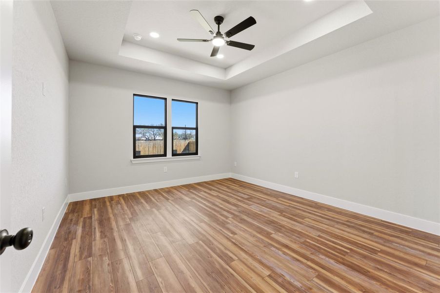 Spacious, unfurnished interior of a new home in , Johnson City (Image 14).