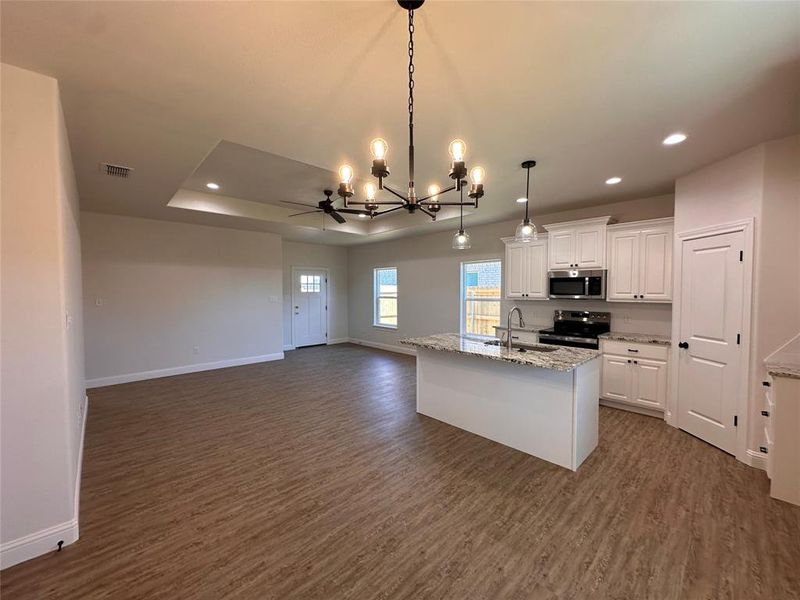 Spacious, unfurnished interior of a new home in , Abilene (Image 16).