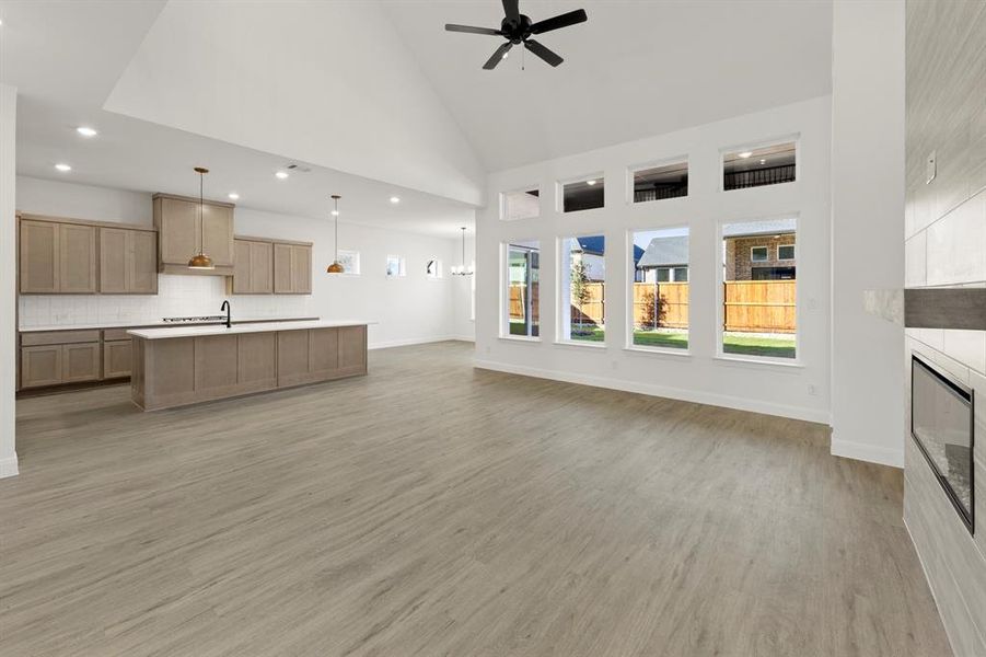 08. 605 Bunchberry - Family