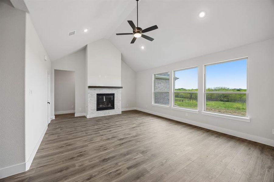 Spacious, unfurnished interior of a new home in Ellis Ranch Estates, Waxahachie (Image 20).