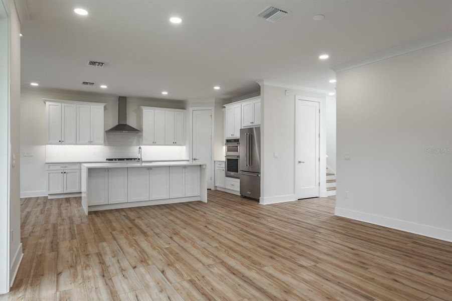 Spacious, unfurnished interior of a new home in , Palm Harbor (Image 22).
