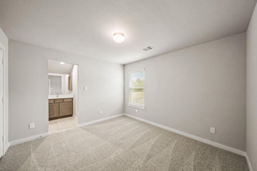 Spacious, unfurnished interior of a new home in Grand Oaks – The Cove, Houston (Image 12). Spacious, unfurnished interior of a new home in Grand Oaks – The Cove, Houston (Image 12).