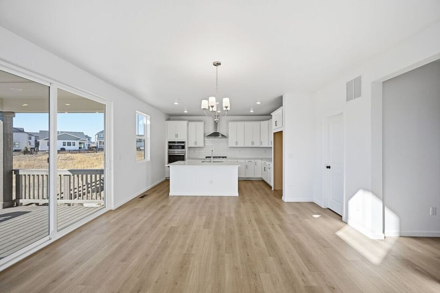 Spacious, unfurnished interior of a new home in Macanta, Castle Rock (Image 16).