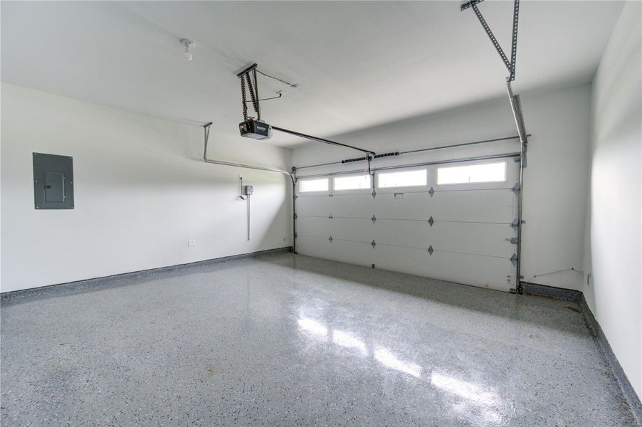 Spacious, unfurnished interior of a new home in , Katy (Image 24).