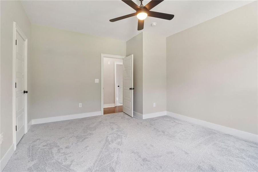 Spacious, unfurnished interior of a new home in , Lilburn (Image 73).