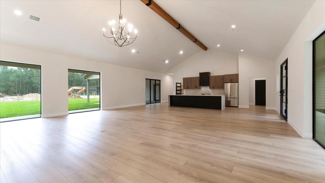 Spacious, unfurnished interior of a new home in , Conroe (Image 25).