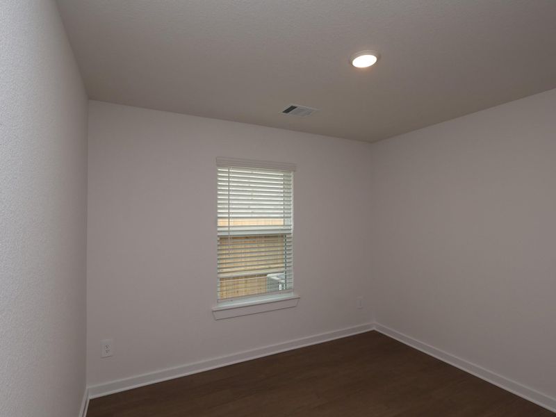 Spacious, unfurnished interior of a new home in Sorella, Tomball (Image 13).