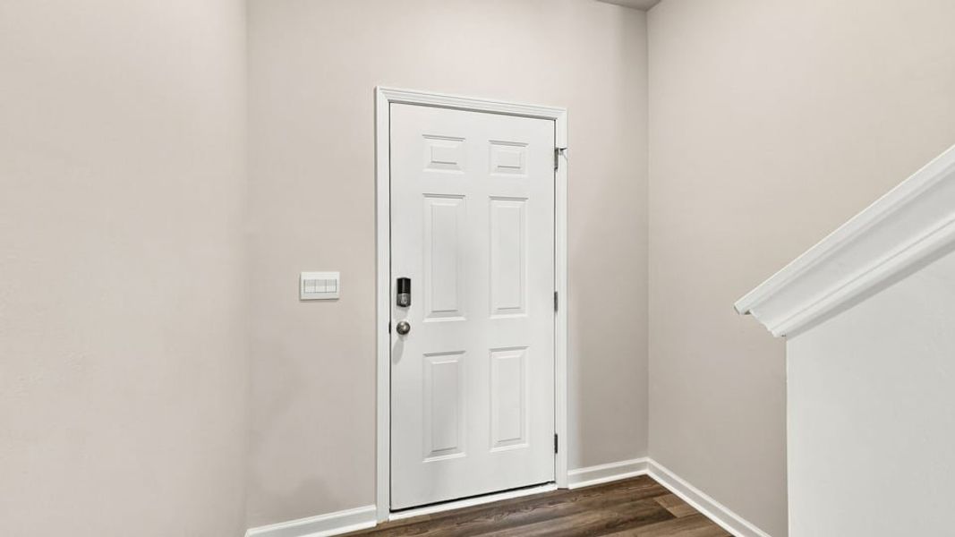 Spacious, unfurnished interior of a new home in Baxter Village, Boiling Springs (Image 12).