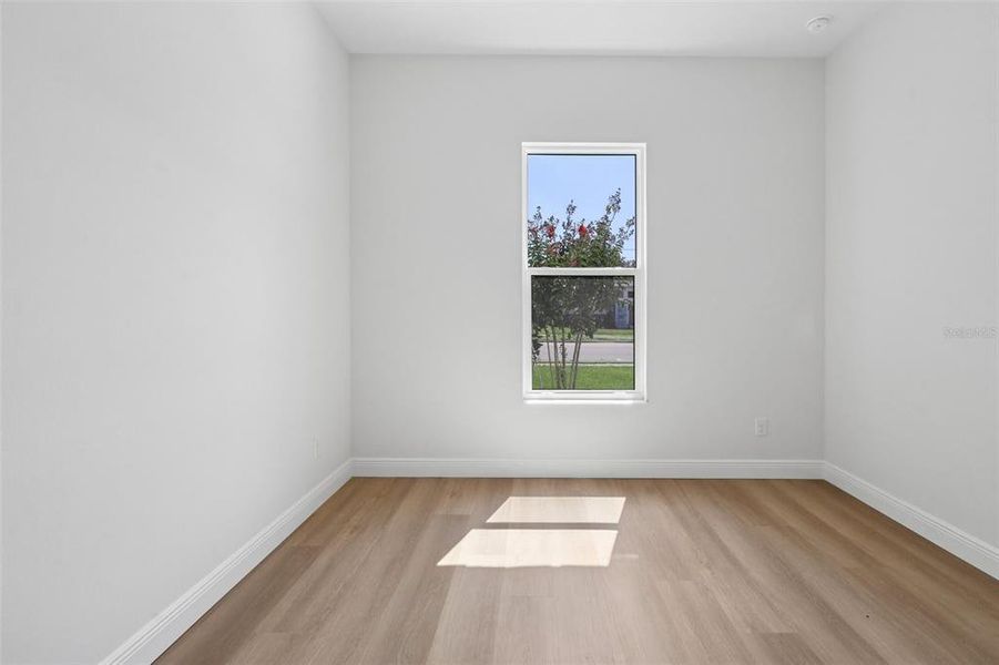 Spacious, unfurnished interior of a new home in , Tampa (Image 60).