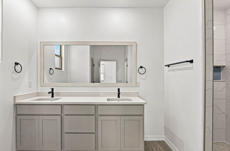 Representative furnished interior of a home built from the Scottsdale by View Homes in Emerald Estates, Horizon City (Image 18). Representative furnished interior of a home built from the Scottsdale by View Homes in Emerald Estates, Horizon City (Image 18).