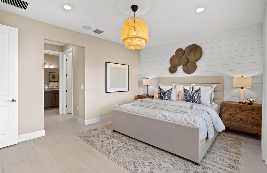 Owner's bedroom with private bathroom and walk-in closet Owner's bedroom with private bathroom and walk-in closet