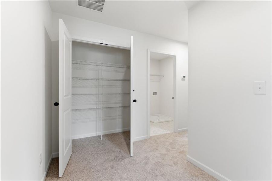 Spacious, unfurnished interior of a new home in Meadow Pines, Dallas (Image 17). Spacious, unfurnished interior of a new home in Meadow Pines, Dallas (Image 17).