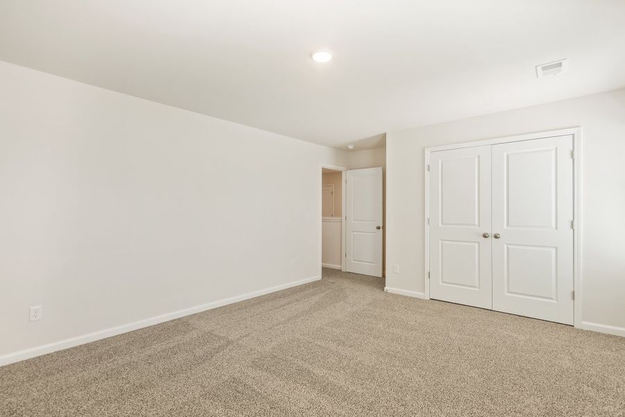 Spacious, unfurnished interior of a new home in Pandora's Path, Florence (Image 21).