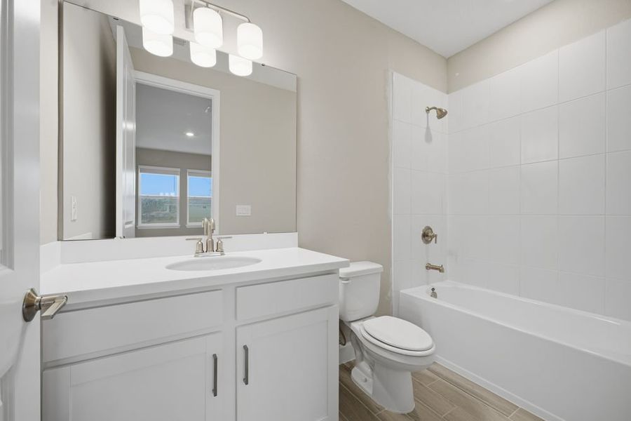 Furnished interior view inside a new home in Headwaters at Lofton Creek, Yulee (Image 17).