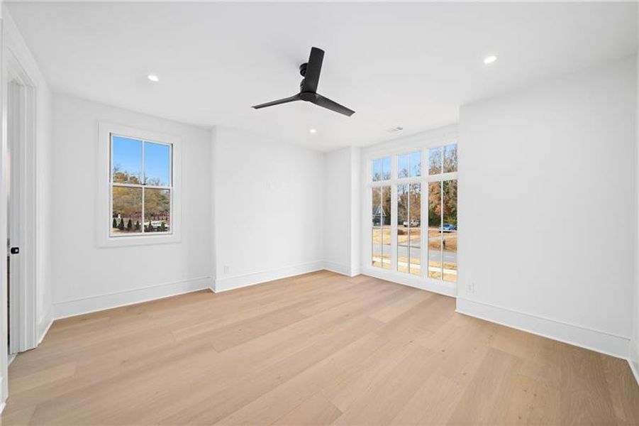 Spacious, unfurnished interior of a new home in , Roswell (Image 57).