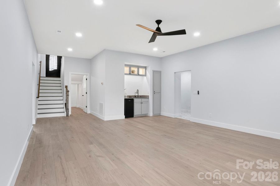 Spacious, unfurnished interior of a new home in , Hendersonville (Image 16).