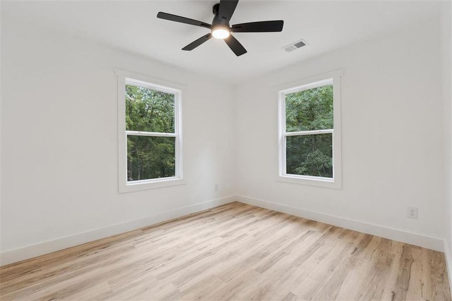 Spacious, unfurnished interior of a new home in , Gainesville (Image 14).