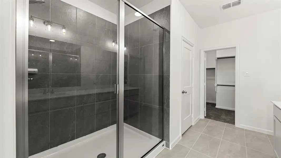 24. 1705 Meadow Crest - Bath (3)