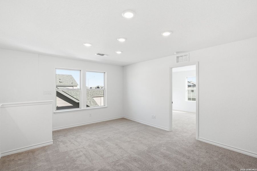 Spacious, unfurnished interior of a new home in Dove Song, Marion (Image 29).