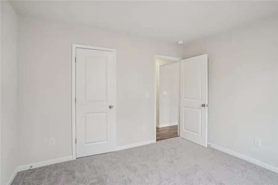 Spacious, unfurnished interior of a new home in Shallow Creek, Hogansville (Image 15).