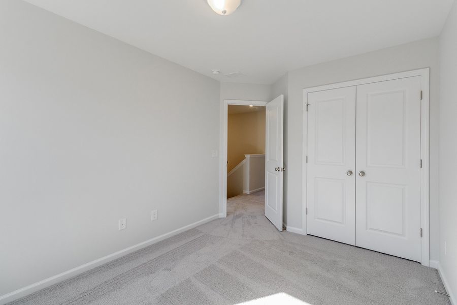 Spacious, unfurnished interior of a new home in Astoria, Columbia (Image 29).