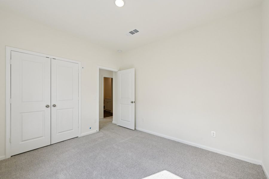 Representative unfurnished interior of a home built from the Glimmer by Starlight Homes in Castlewood South, Taylor (Image 19).