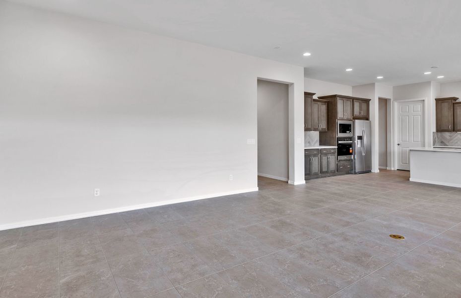 Spacious, unfurnished interior of a new home in Del Webb at Rocking K, Tucson (Image 15).