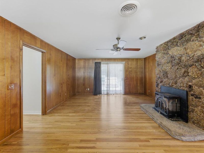 Spacious, unfurnished interior of a new home in , Montague (Image 13).