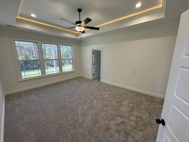 Spacious, unfurnished interior of a new home in Weston, Campobello (Image 10).