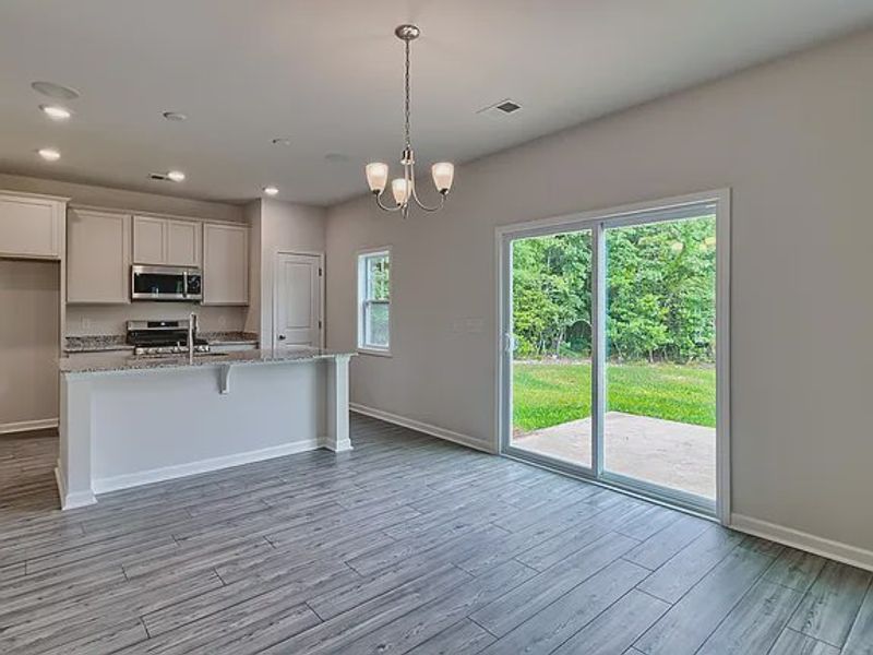Spacious, unfurnished interior of a new home in Emanuel Creek, West Columbia (Image 9).