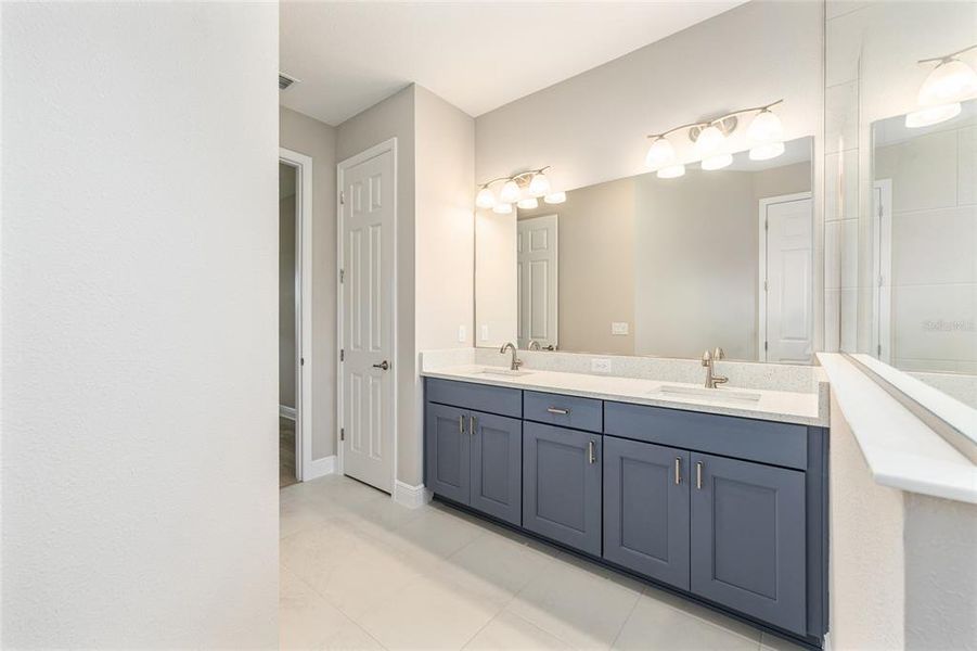 Furnished interior view inside a new home in , Ocala (Image 8).