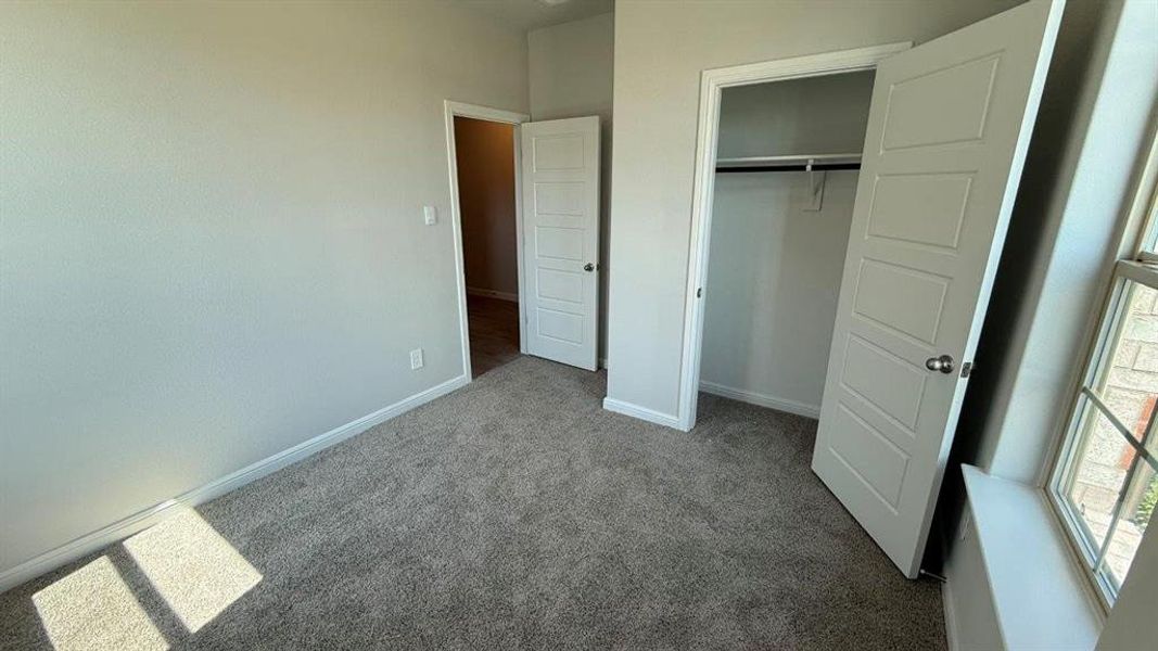 Spacious, unfurnished interior of a new home in Saratoga, Granbury (Image 12). Spacious, unfurnished interior of a new home in Saratoga, Granbury (Image 12).
