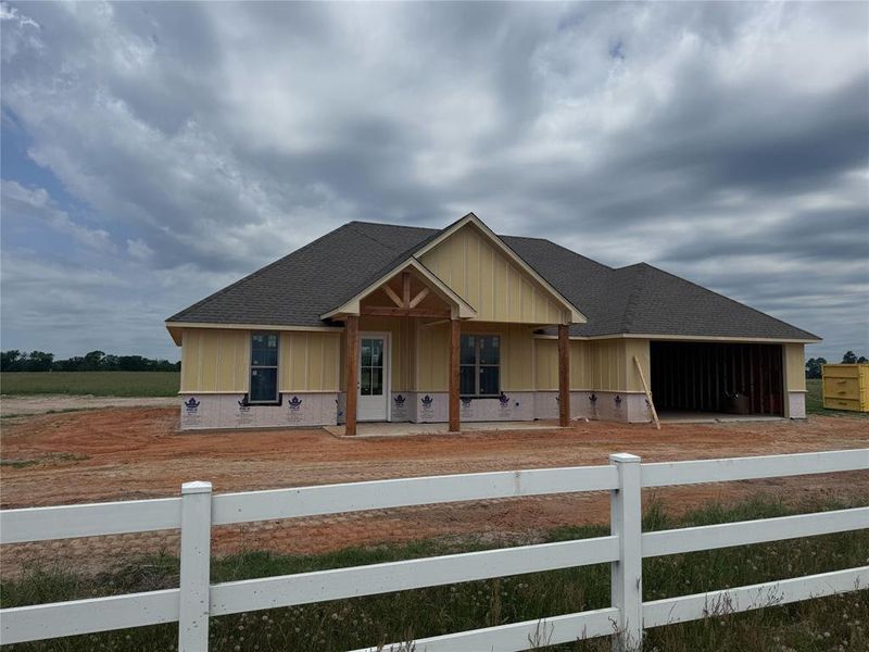 Image 2 of a home in . Image 2 of a home in .