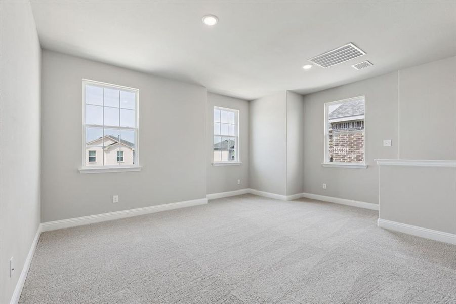 Spacious, unfurnished interior of a new home in AnaCapri, Anna (Image 18). Spacious, unfurnished interior of a new home in AnaCapri, Anna (Image 18).