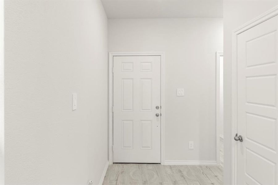 03. 3311 Dahlia - Entry