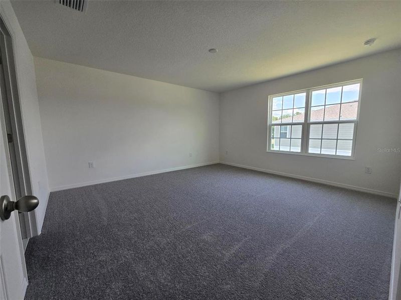 Spacious, unfurnished interior of a new home in Sky Lakes Estates, St. Cloud (Image 11).