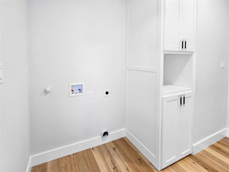 Spacious, unfurnished interior of a new home in , Gun Barrel City (Image 13). Spacious, unfurnished interior of a new home in , Gun Barrel City (Image 13).