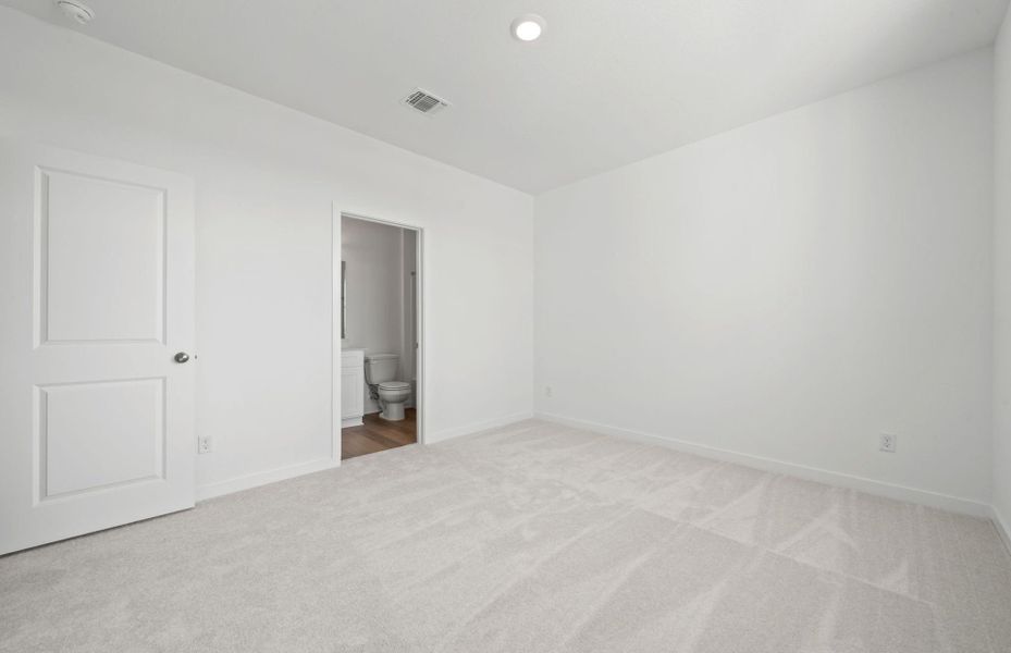 Spacious, unfurnished interior of a new home in Alto, San Marcos (Image 35).