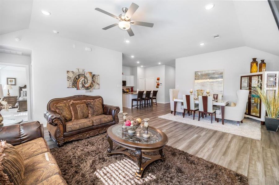 Furnished interior view inside a new home in Prairie Ridge at Goodland, Venus (Image 16). Furnished interior view inside a new home in Prairie Ridge at Goodland, Venus (Image 16).
