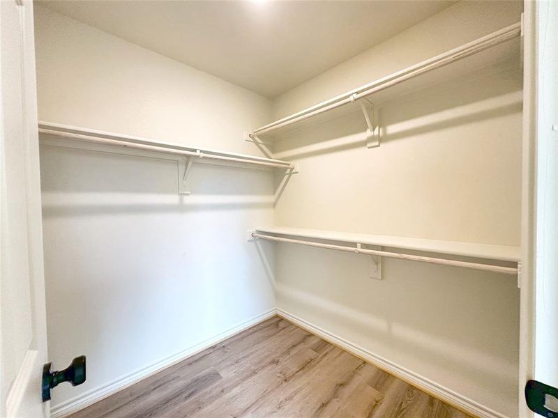 Spacious, unfurnished interior of a new home in , Fort Worth (Image 24).