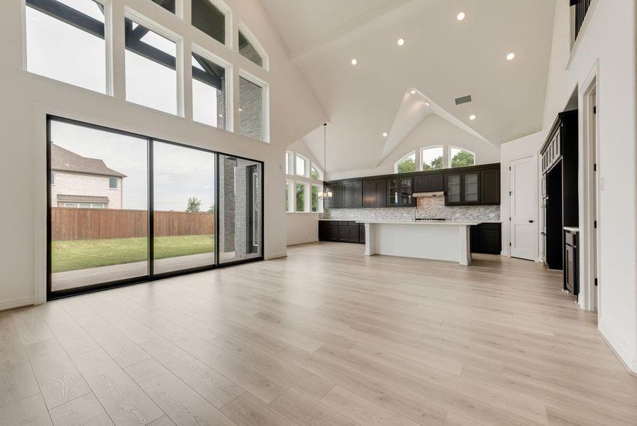 Spacious, unfurnished interior of a new home in Dominion of Pleasant Valley, Wylie (Image 34). Spacious, unfurnished interior of a new home in Dominion of Pleasant Valley, Wylie (Image 34).