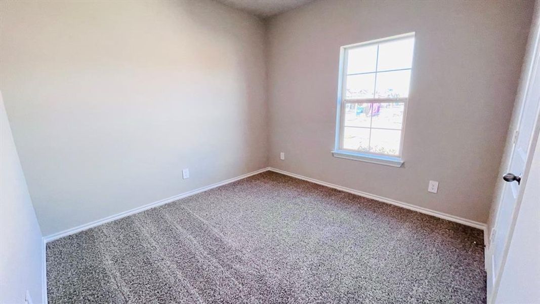 Spacious, unfurnished interior of a new home in Sunnycreek, Fort Worth (Image 16).