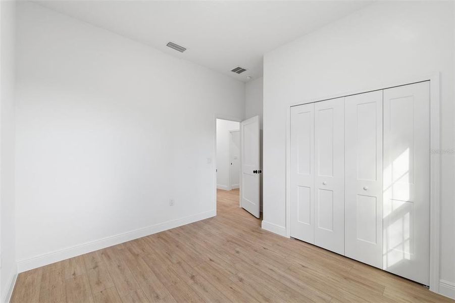 Spacious, unfurnished interior of a new home in , Dunnellon (Image 21).