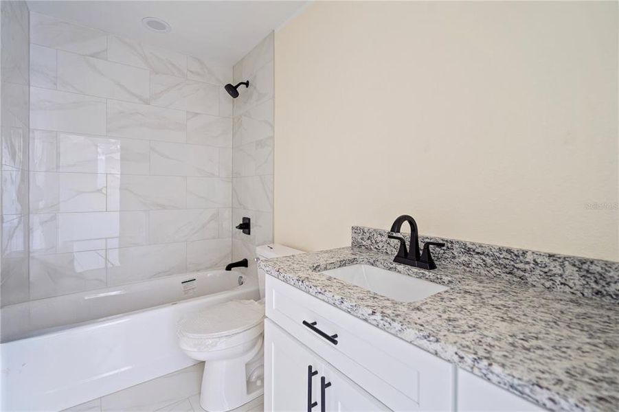 Close-up of interior finishes inside a home in , Dunnellon (Image 6).