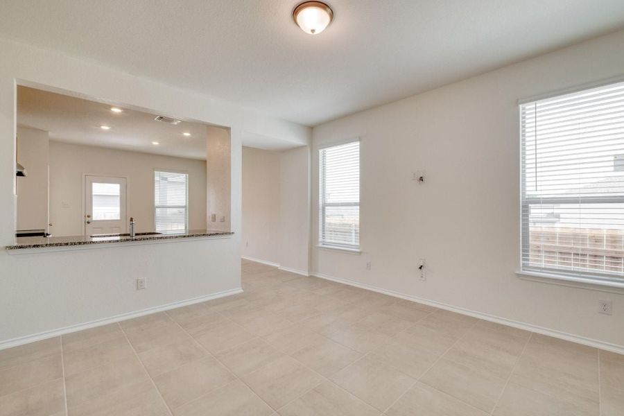 Spacious, unfurnished interior of a new home in Sonterra - Cool Water, Jarrell (Image 5).